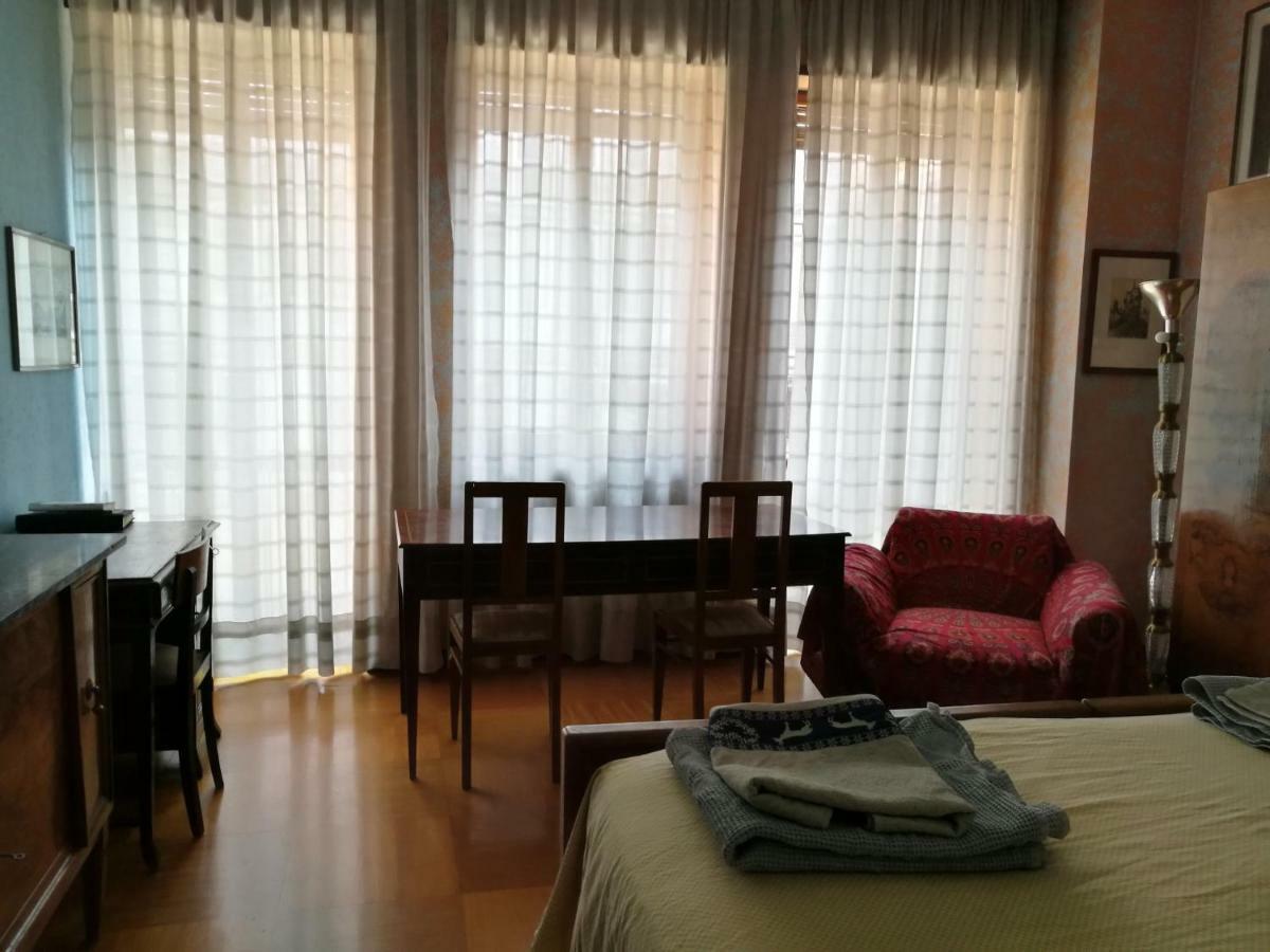 Big Room In Milano Center Exterior photo
